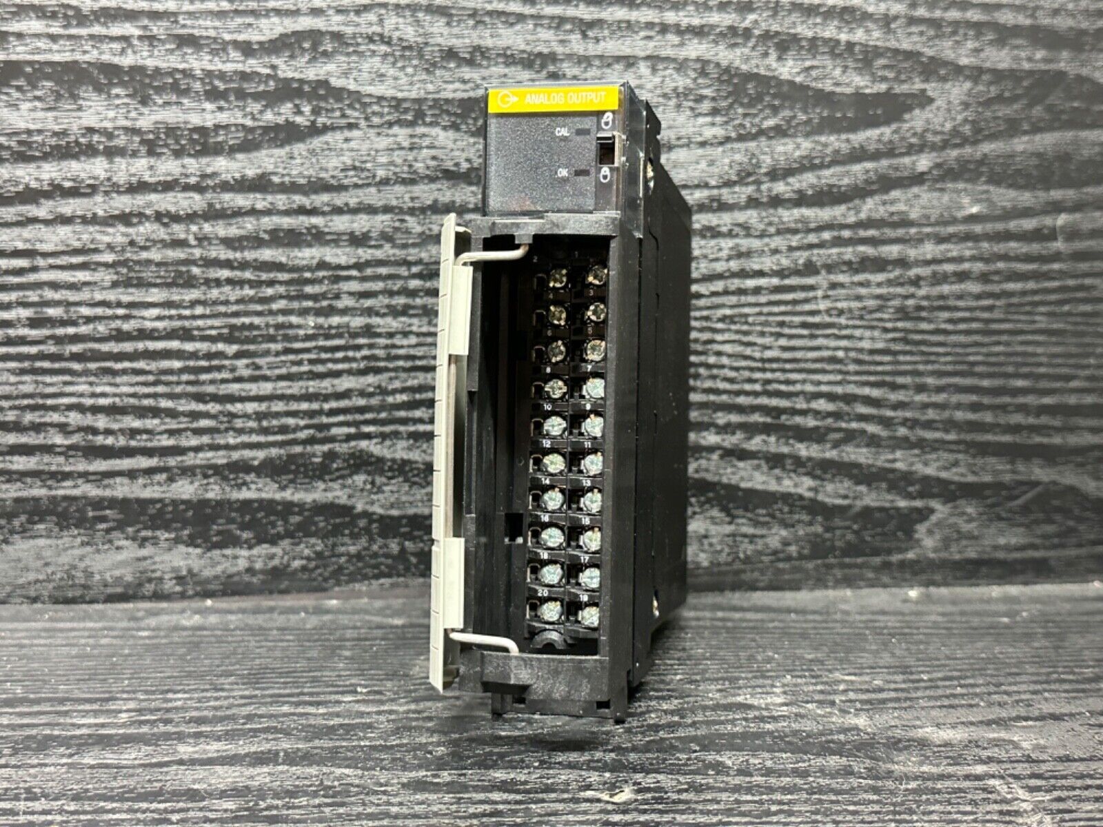 Allen Bradley 1756-OF6VI 1756-0F6V1 TBNH ControlLogix Voltage Output ...